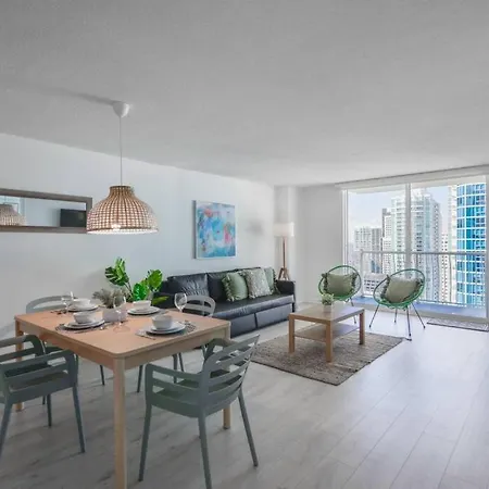 Exclusive Condo With Free Parking And Pool At Brickell